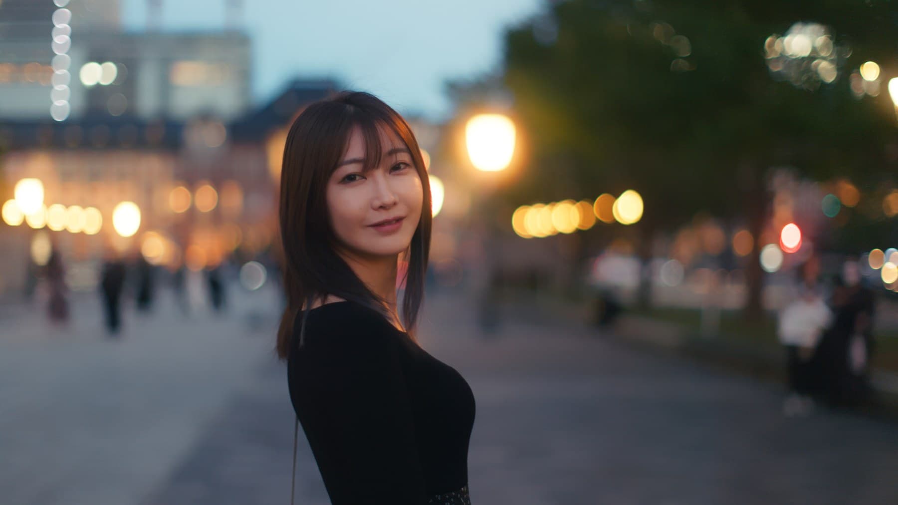 Portrait — Tokyo night 01